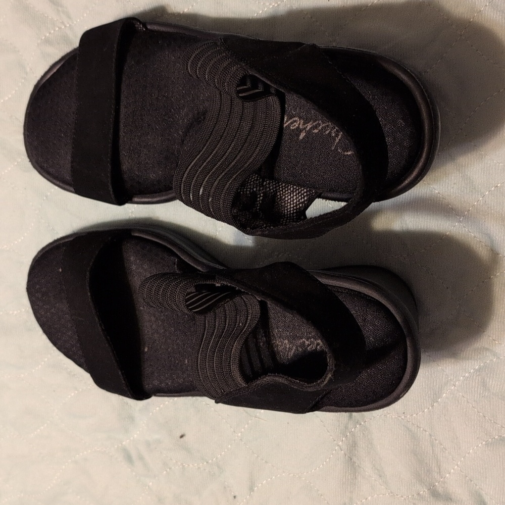 Shoes - Picture 4 of 4